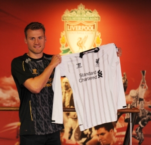 Liverpool Complete Signing Of Simon Mignolet